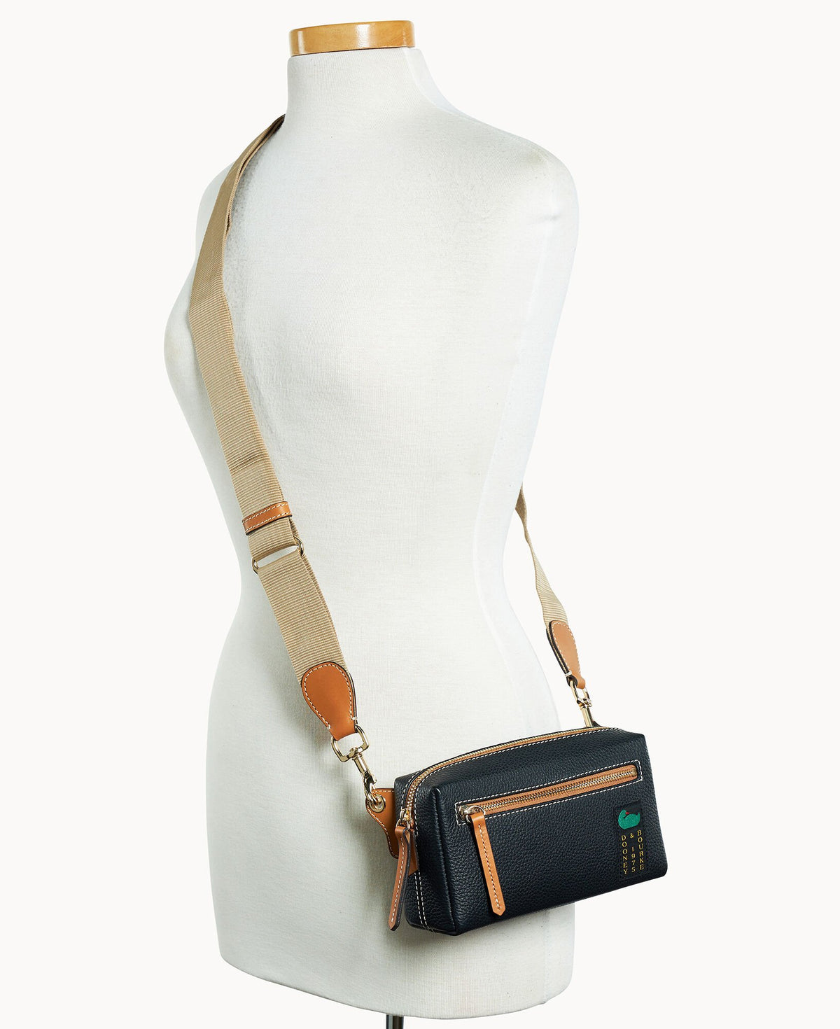 Dooney & Bourke Pebble Grain Camera Crossbody 20 Black